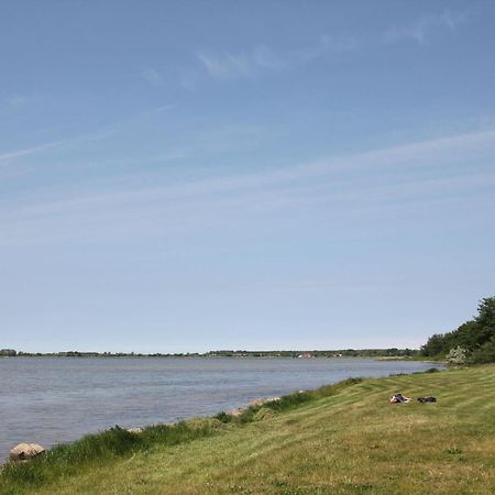 Hafennahe Ferienwohnung Mit Balkon Und Meerblick - Hafenhaeuser Wiek Wohnung 14 Wiek auf Rügen Exteriör bild