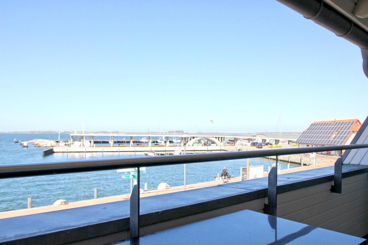 Hafennahe Ferienwohnung Mit Balkon Und Meerblick - Hafenhaeuser Wiek Wohnung 14 Wiek auf Rügen Exteriör bild
