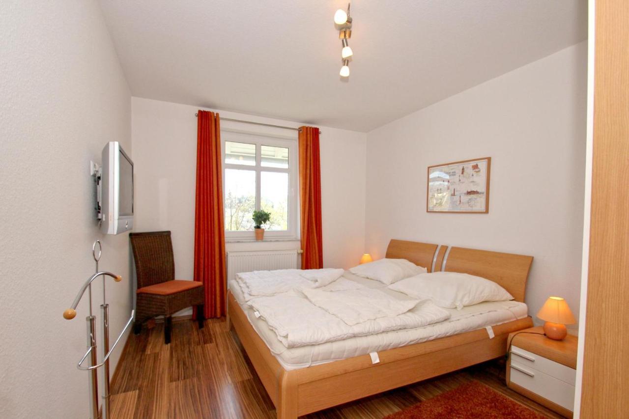 Hafennahe Ferienwohnung Mit Balkon Und Meerblick - Hafenhaeuser Wiek Wohnung 14 Wiek auf Rügen Exteriör bild