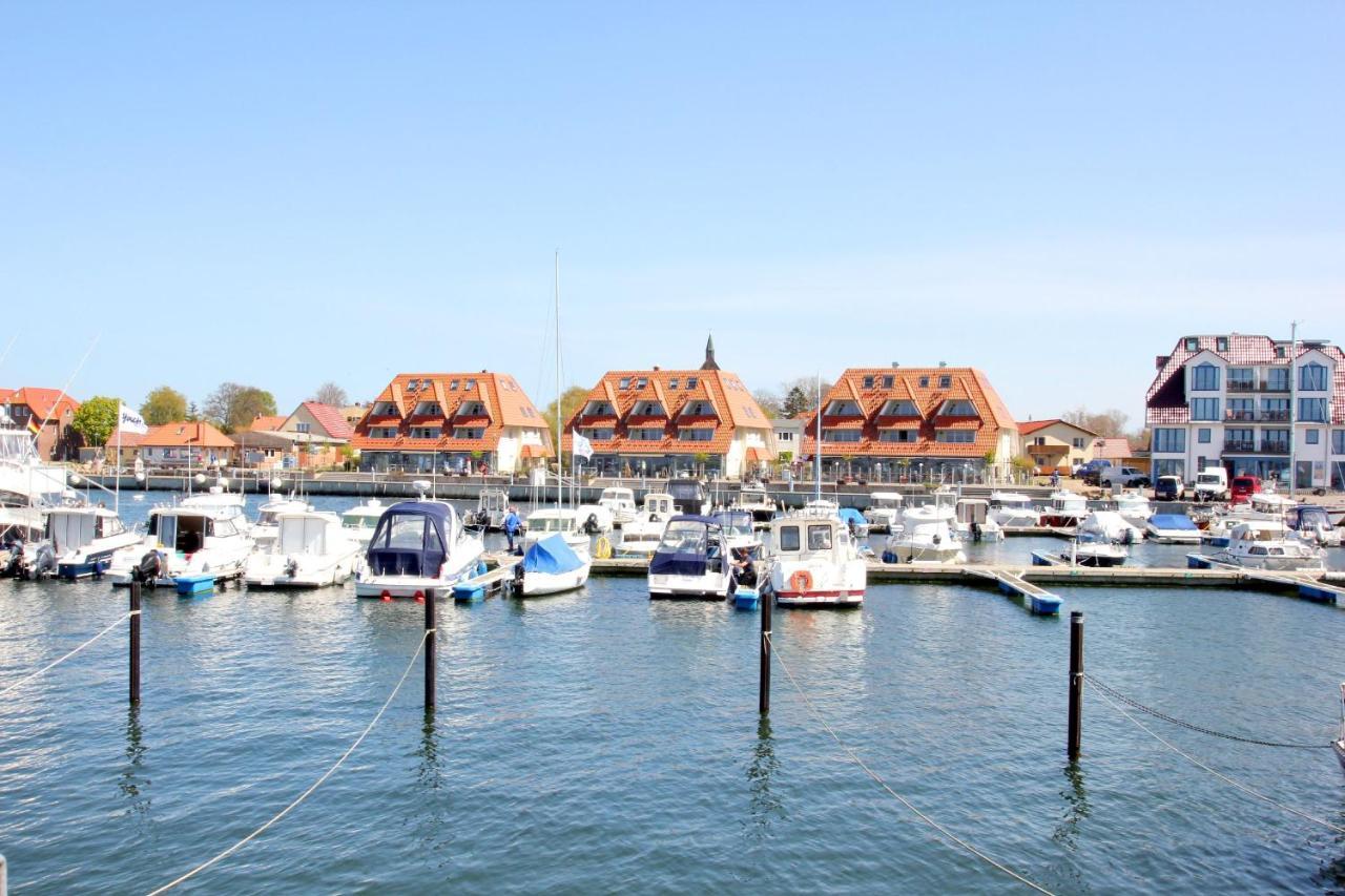 Hafennahe Ferienwohnung Mit Balkon Und Meerblick - Hafenhaeuser Wiek Wohnung 14 Wiek auf Rügen Exteriör bild
