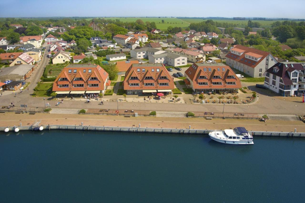 Hafennahe Ferienwohnung Mit Balkon Und Meerblick - Hafenhaeuser Wiek Wohnung 14 Wiek auf Rügen Exteriör bild
